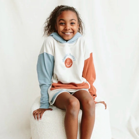 NWT Goumi “Chasing Happy” Organic Cotton Kids Unisex Hoodie Size 8-9 Years - Picture 2 of 6
